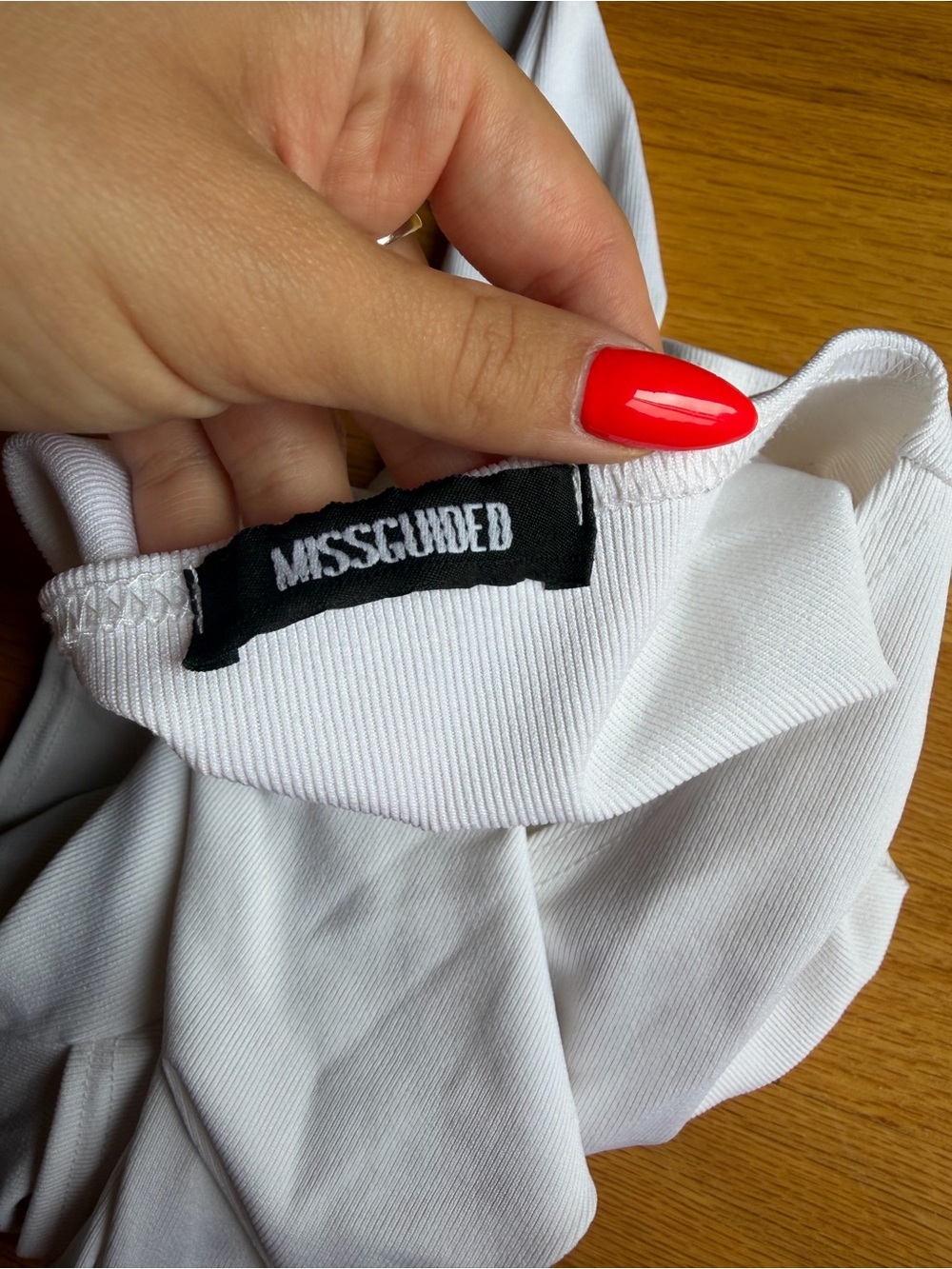 Missguided White Wrap-Front Long Sleeve Crop Top - Picture 3 of 4